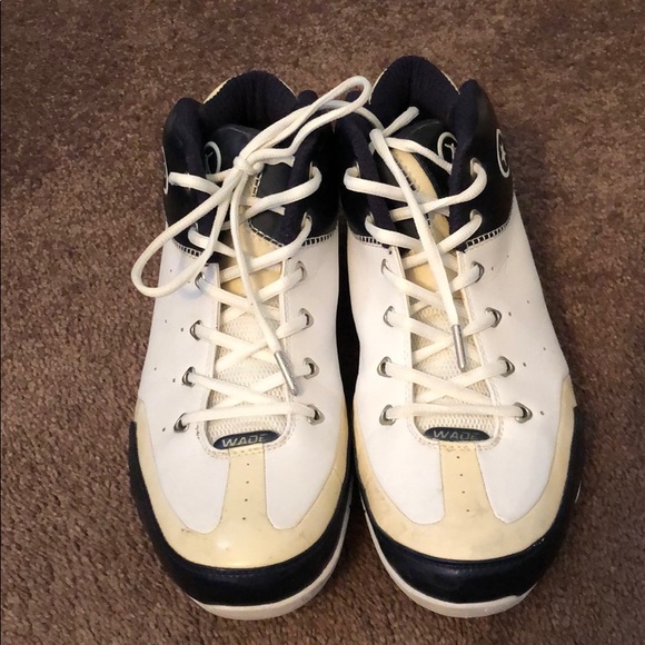 Converse Dwayne Wade sneakers